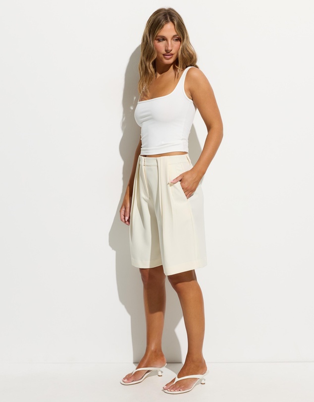 Dazie - Emmie Low Rise Pleated Tailored Shorts