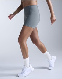 2XU - Fluid Hi-Rise 5 Inch Shorts