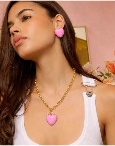 Emma Pills - Hot Hearts Earrings