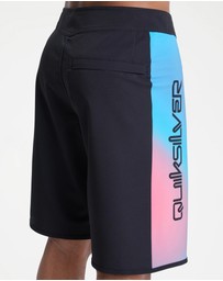 Quiksilver - Mens Surfsilk Holmes 20