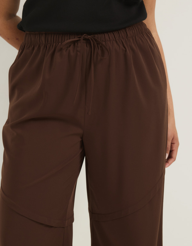 Atmos&Here Curvy - Zoe Relaxed Drawstring Pants with Seam Detail
