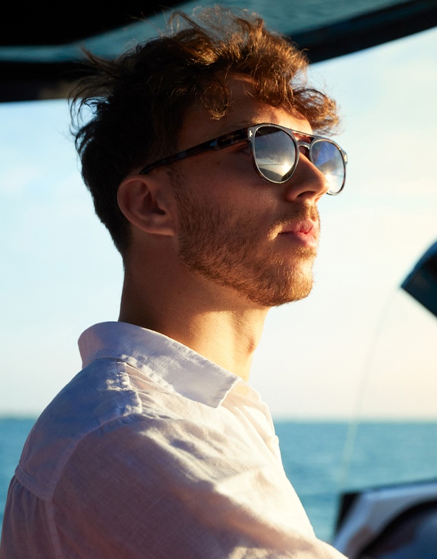 Hawkers Co - HAWKERS - Diver Teal Carey PIERRE GASLY  Sunglasses for Men and Women UV400