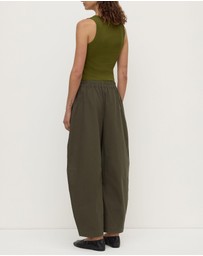 Assembly Label - Lola Barrel Pants