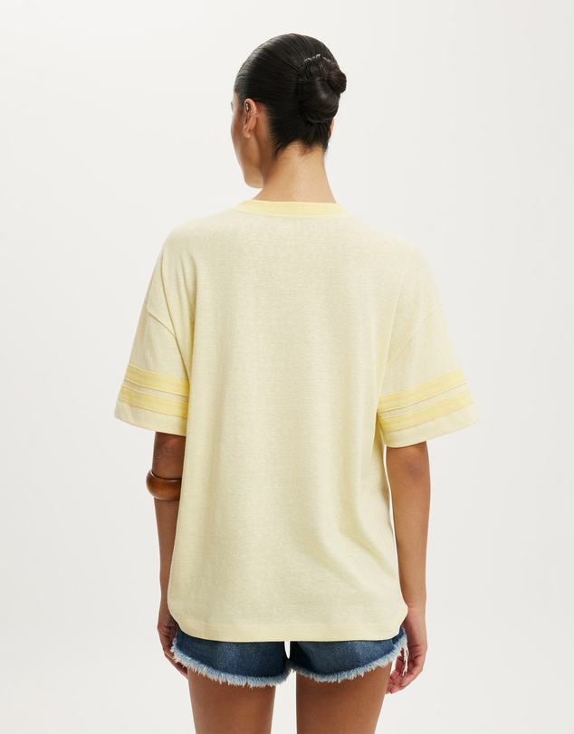 Cotton On - V Neck Vacay Graphic Tee