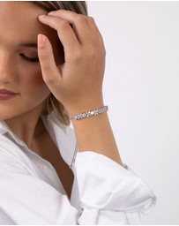 Lovisa - Silver Cubic Zirconia Navette Flower Toggle Tennis Bracelet