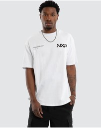 Nena & Pasadena - Heart Box Fit Scoop Tee