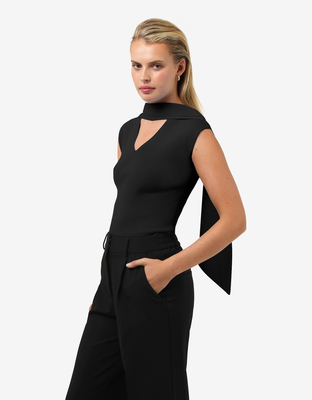 Forcast - Isadora V-Neck Scarf Knit Top