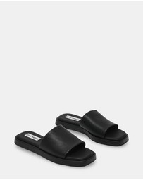 Steve Madden - Holmes Black Leather Sandals