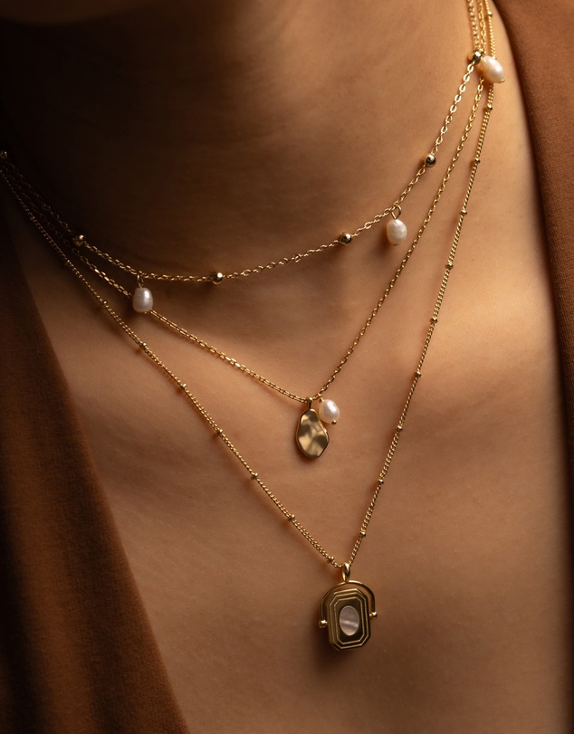 Wanderlust + Co - Pocketful Pearl Gold Necklace