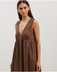 Atmos&Here - Louisa Vneck Midi Dress