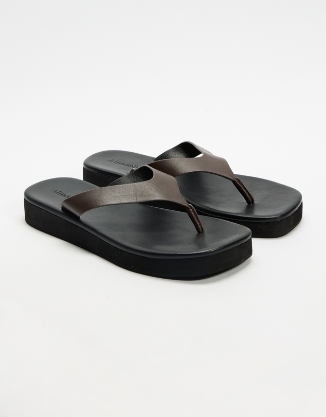 Atmos&Here - Tia Contrast Strap Leather Platform Thongs