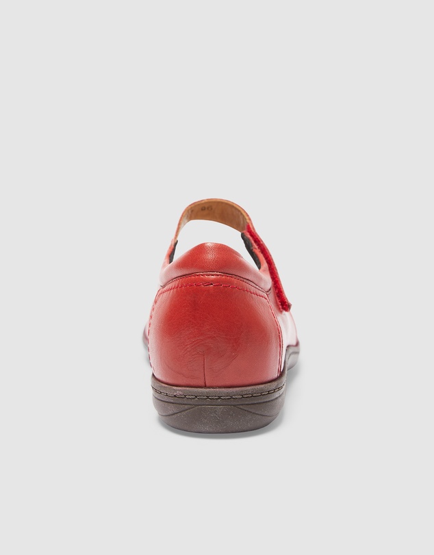 Wide Steps - Larissa