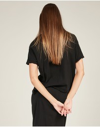 Primness - Luckie Tee