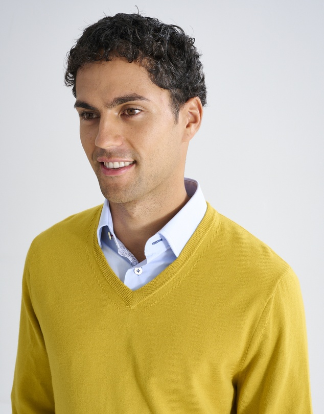 3 Wise Men - 3 Wise Men Fisher V Neck Merino Knit - Mustard