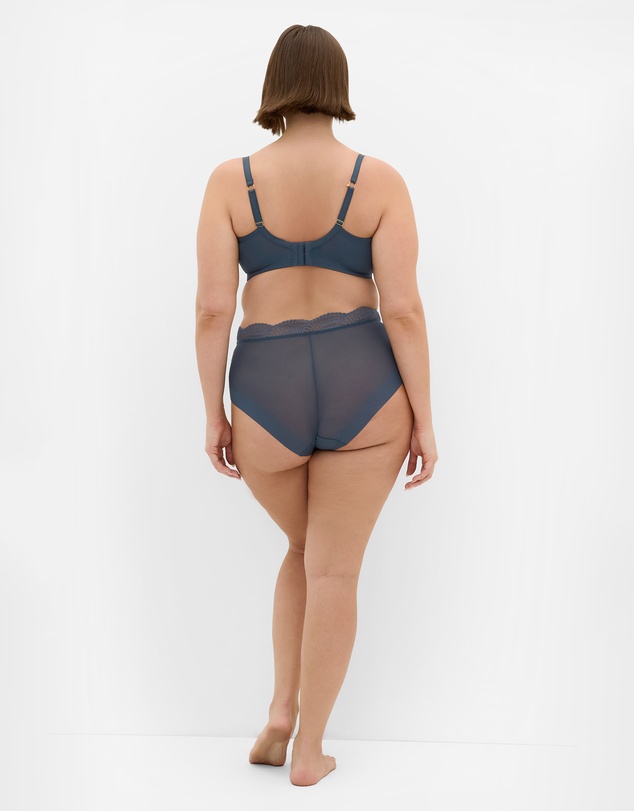 City Chic - Lia Contour Plunge Lace Bra
