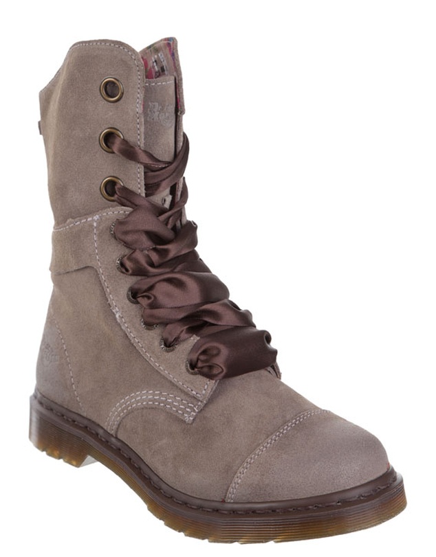 Dr Martens - Aimee 9EYE Toe Cap Boots