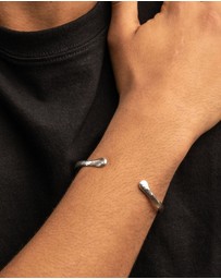 Dower & Hall - Men's Hammered Curved Bangle In Sterling Silver