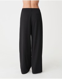 Forcast - Arden Mid Rise Pleated Pants