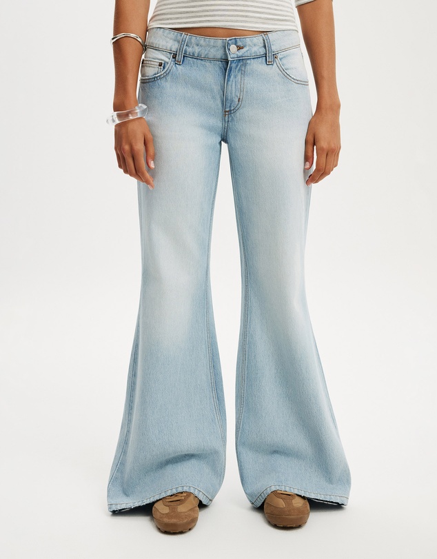 Cotton On - Low Relaxed Flare Jean