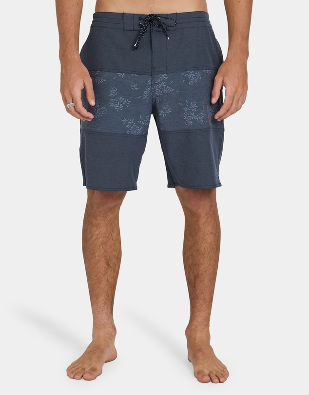 Billabong - Mens Tribong 18.5