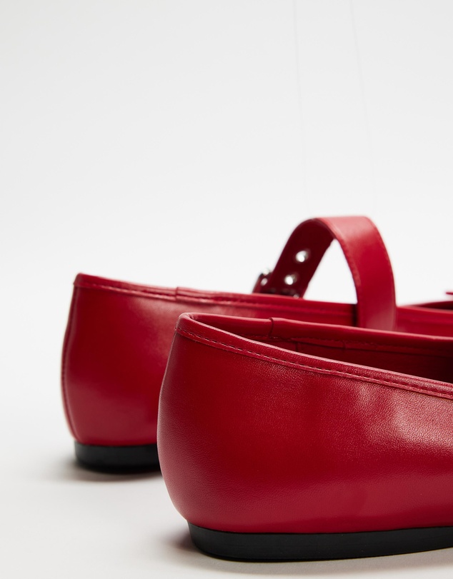 Dazie - Poppy Buckle Ballet Flats