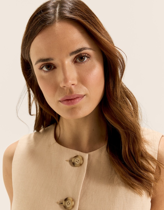 Review - Anya Vest