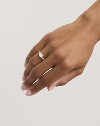 By Charlotte - Heart Signet Ring