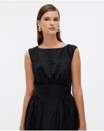 Minima Esenciales - Rivena Midi Dress