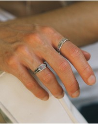 SUE THE BOY - 2 Birds 1 Stone Signet Ring
