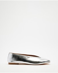 AERE - Tori Leather Ballet Flats