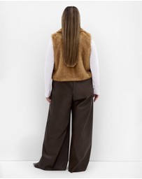 City Chic - Plus size Gianna Faux Fur Vest - natural
