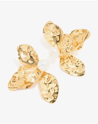 Lovisa - Waterproof Gold Plated Stainless Steel Large Flower Pearl Stud Earrings
