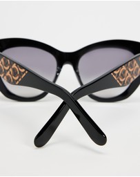 Salvatore Ferragamo - SF1022S