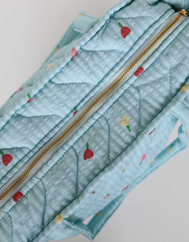 Mosey Me - Forget Me Not Quilted Bag in Sky