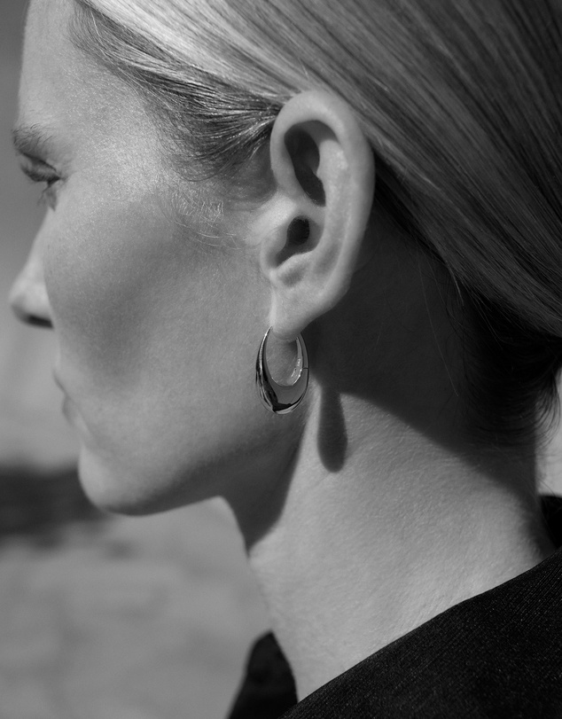 Trenery - Etty Teardrop Hoop Earrings in Gold