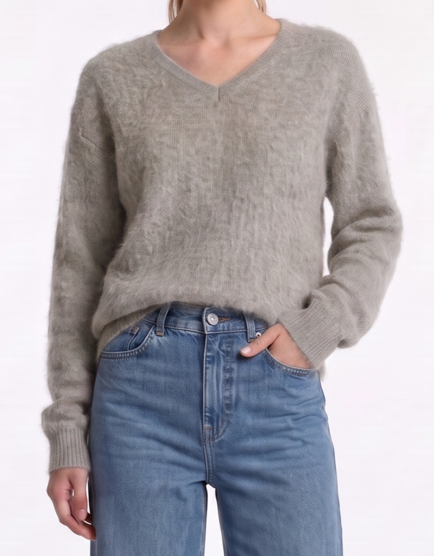 SILK MAGNOLIA - Cashmere/Silk V-Neck Jumper