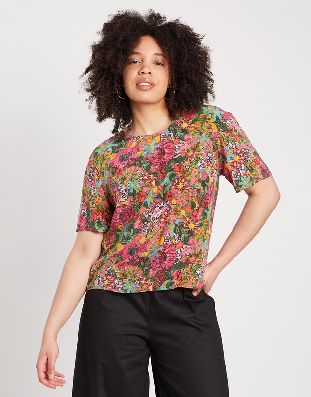 The Social Outfit - Silk Tee - Fairfield Bloom