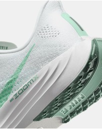 Nike - Pegasus Plus - Women's