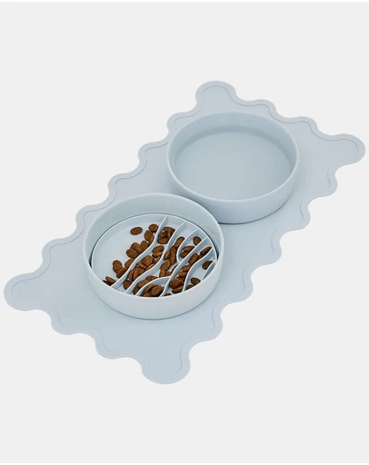 Lilly + Dash - Dog Eat and Drink Set – 2 Bowls + Lick Insert + Wave Placemat Set