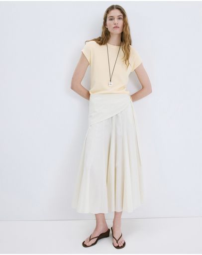 Light & Pastel Yellow