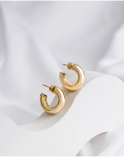 Wanderlust + Co - Hailey Petite Hoop 11mm Earrings