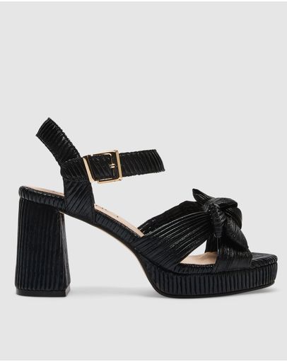 BLACK PLEAT