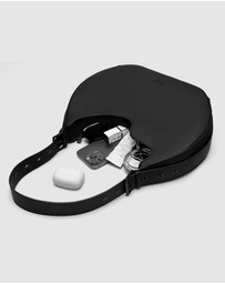 Gaston Luga - Mila - Waterproof Shoulder Carry Bag