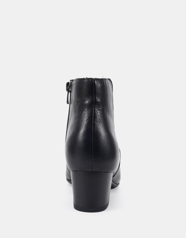 Clarks - Shift Black