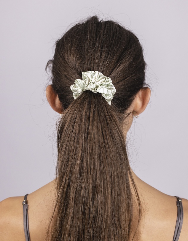 SILK MAGNOLIA - Pure Silk Scrunchie