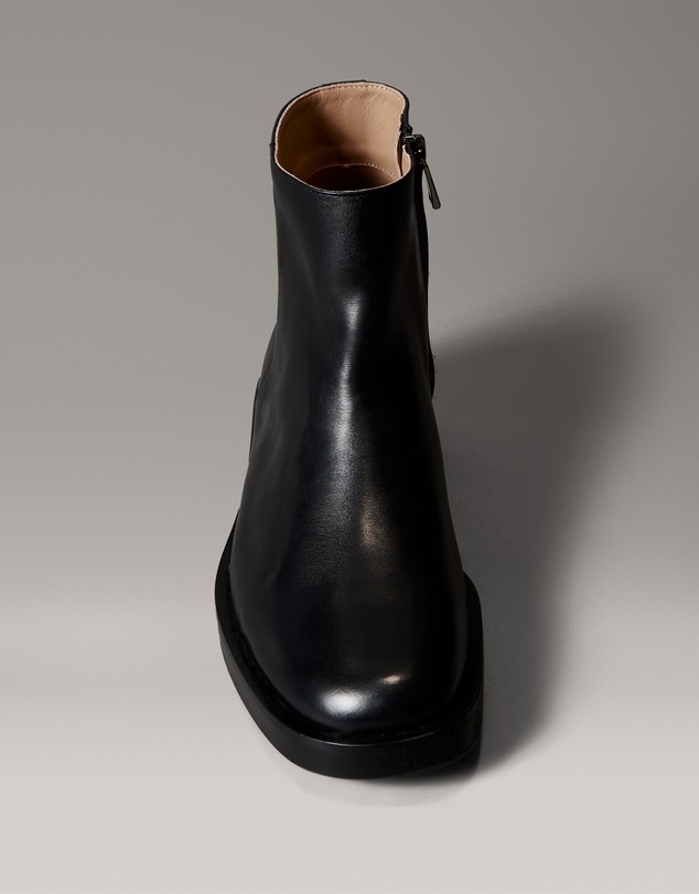 Calvin Klein - Refined Zip Leather Boots