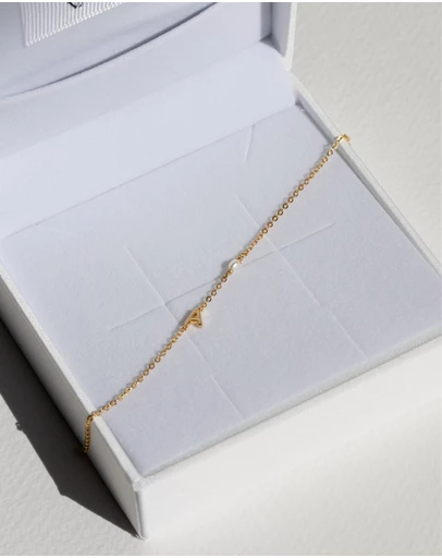 SAINT VALENTINE - Pearl Letter Necklace - Gold