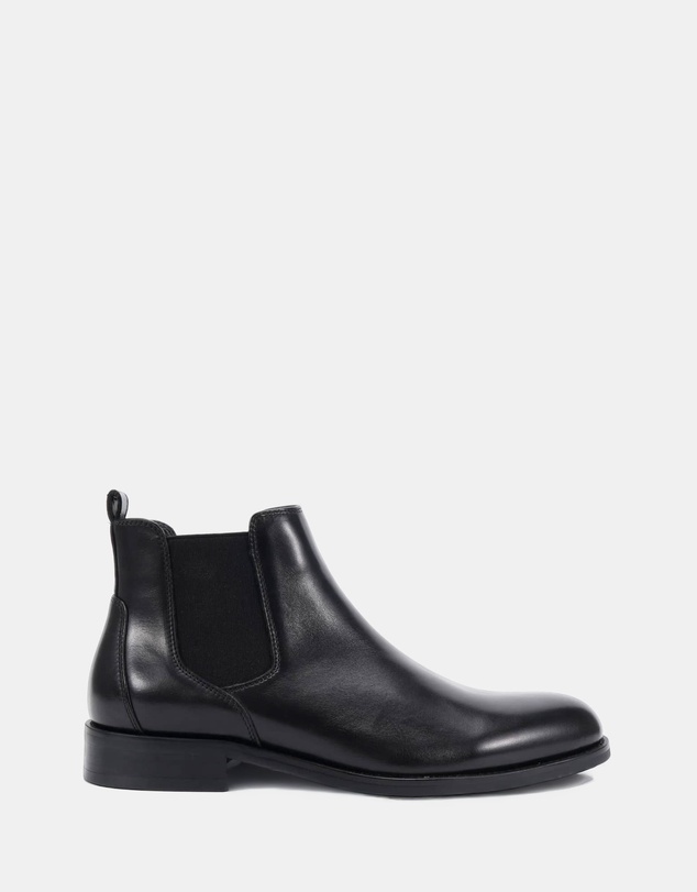 Clarks - Niall Black