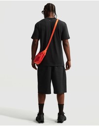 Nike - Sportswear Premium Essentials T-Shirt