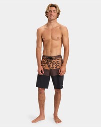 Quiksilver - Mens Surfsilk Straight 18
